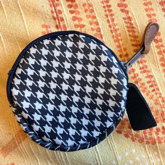 Kavu Black and White Houndstooth Crossbody Bag with matching Coin Purse - Picture 6 of 8